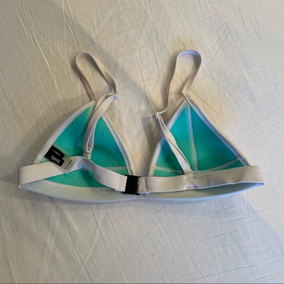 Triangl Swimsuit - Picture 5 of 7